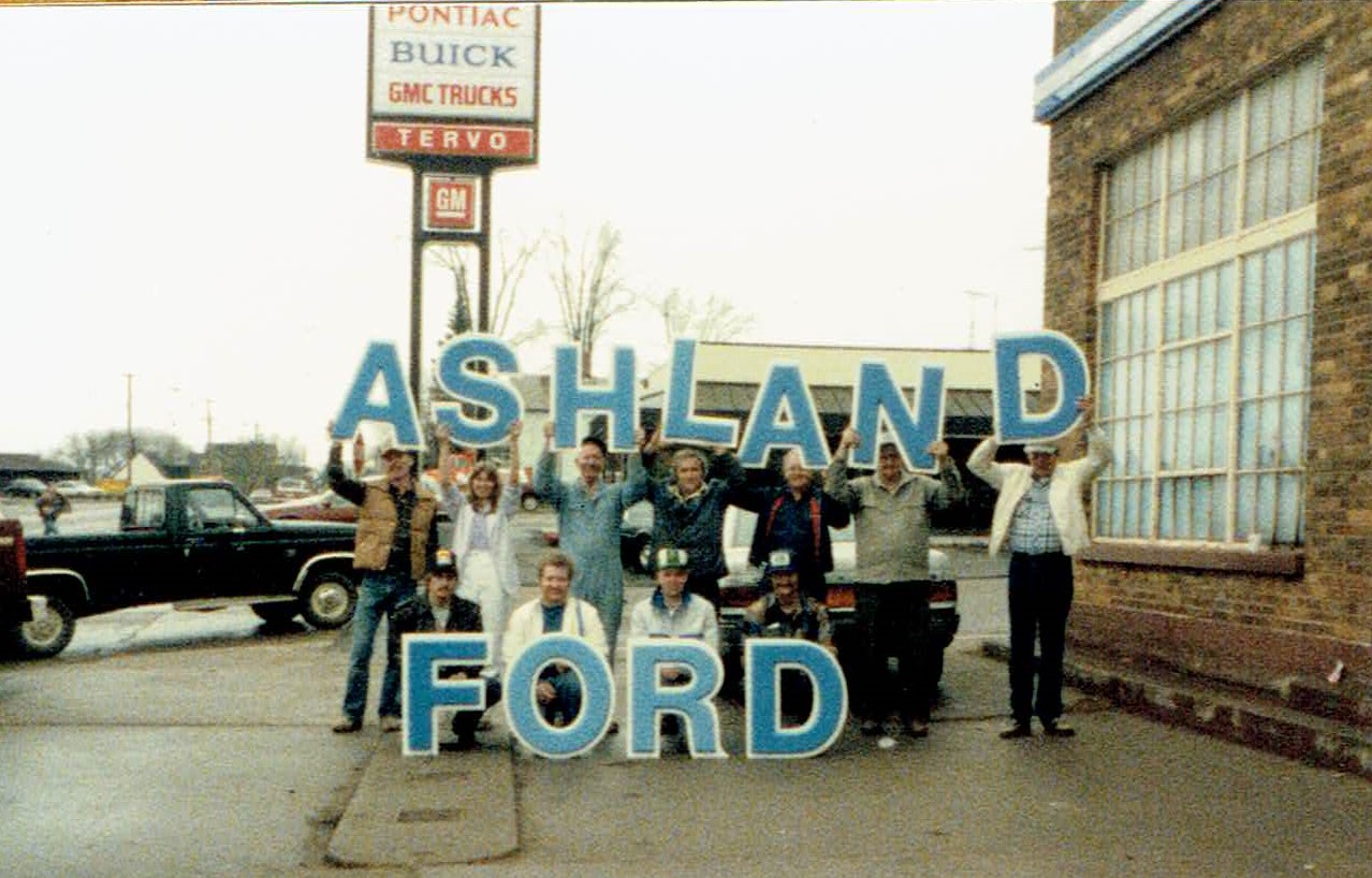 Ashland Ford sign-The last day